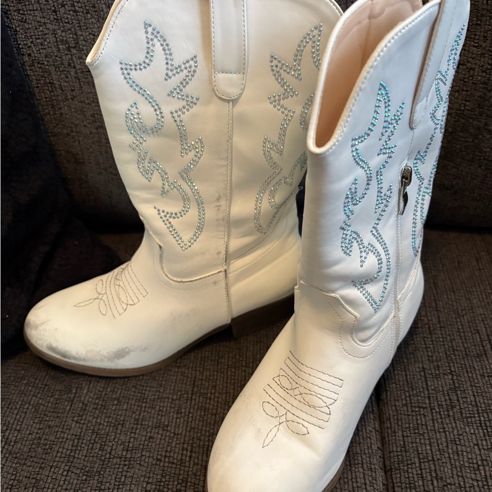 White Women's Embellished Western Boots
